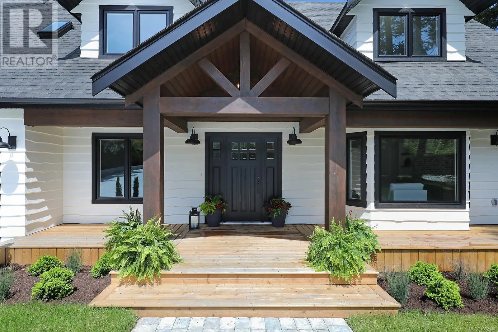 177 Sunningdale Rd E