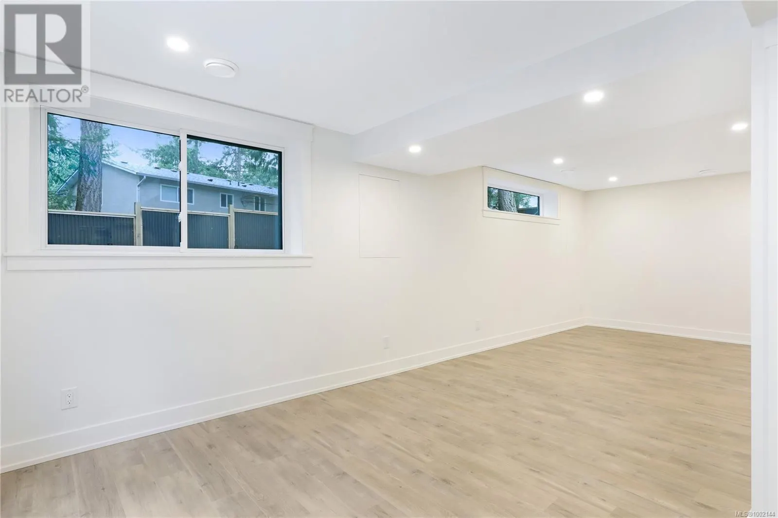 177 Sunningdale Rd E