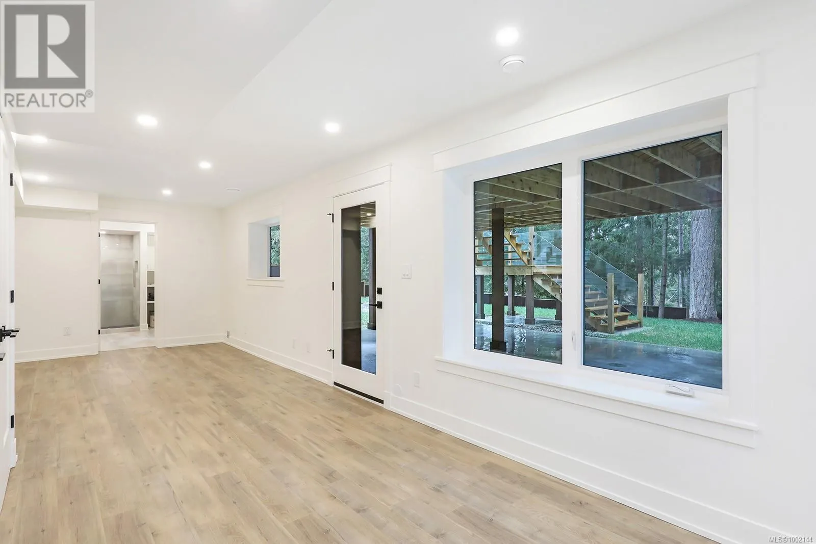 177 Sunningdale Rd E