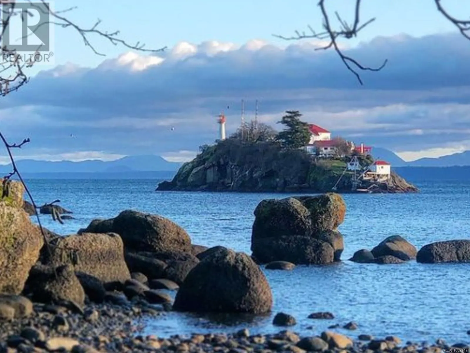 Lot B Island Hwy W