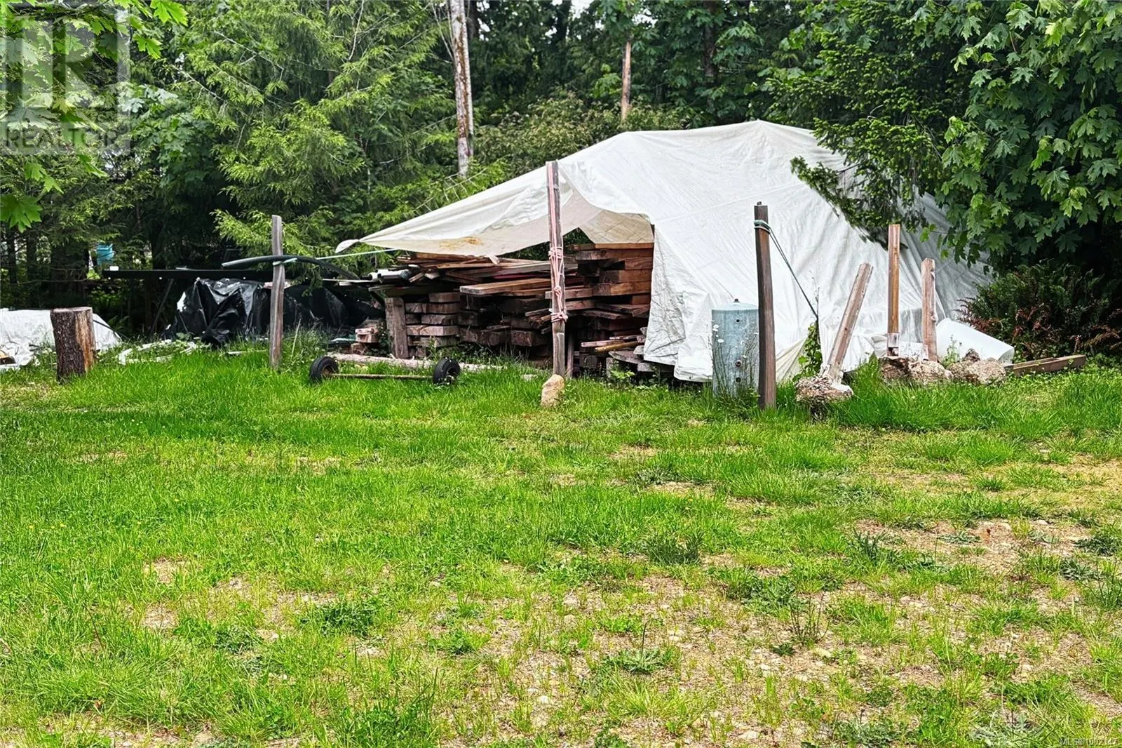 Lot B Island Hwy W