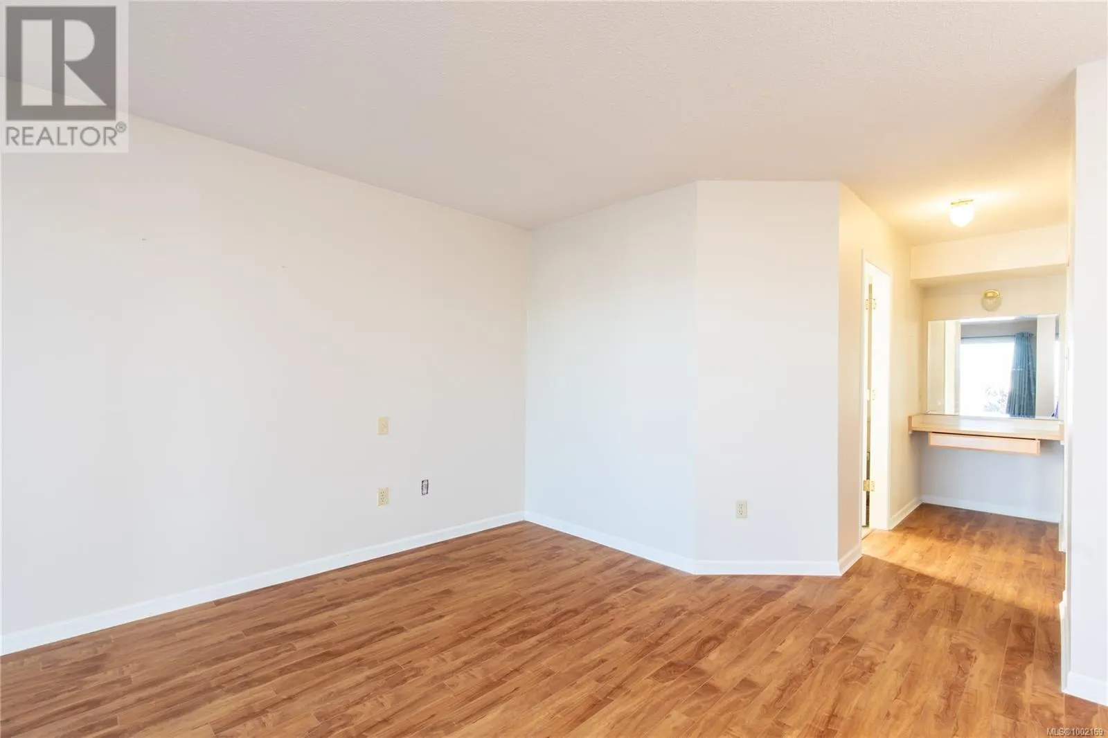 220 330 Dogwood St