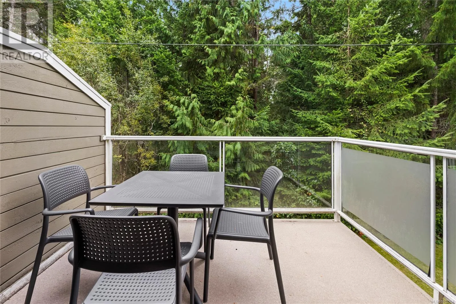 76 1135 Resort Dr