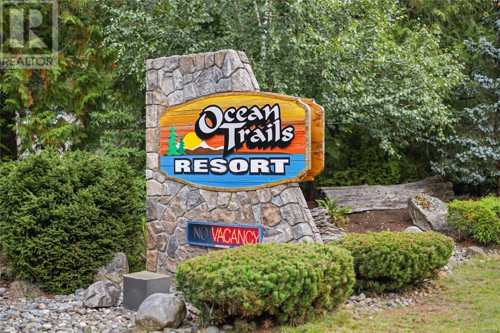 76 1135 Resort Dr
