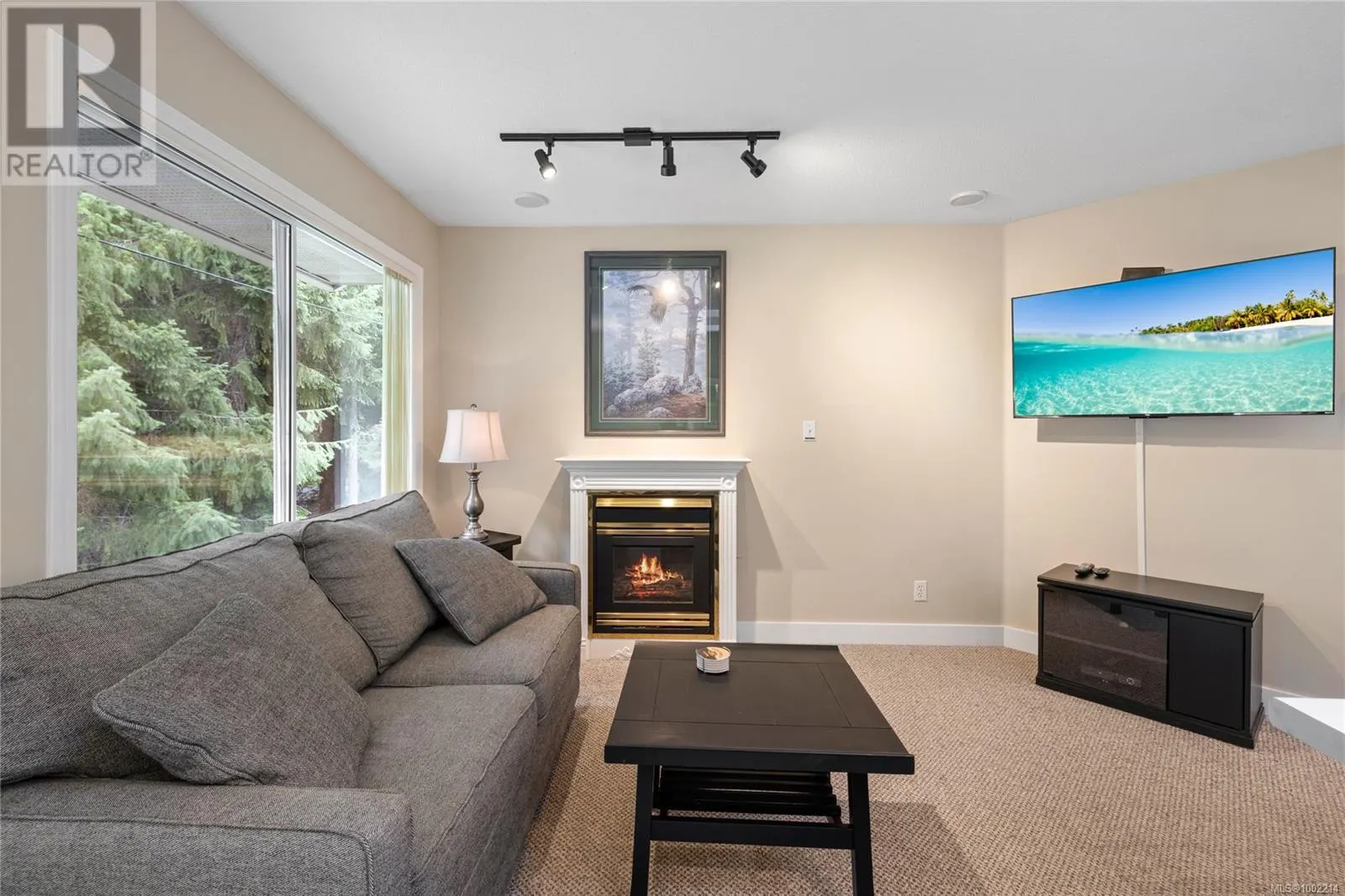 76 1135 Resort Dr