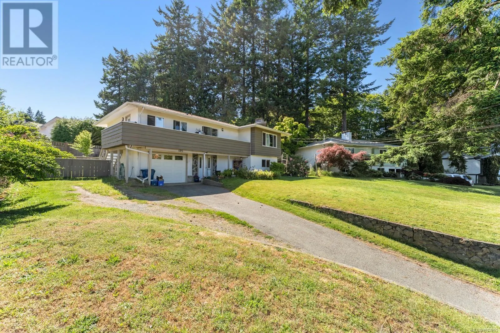 405 Tamarack Rd
