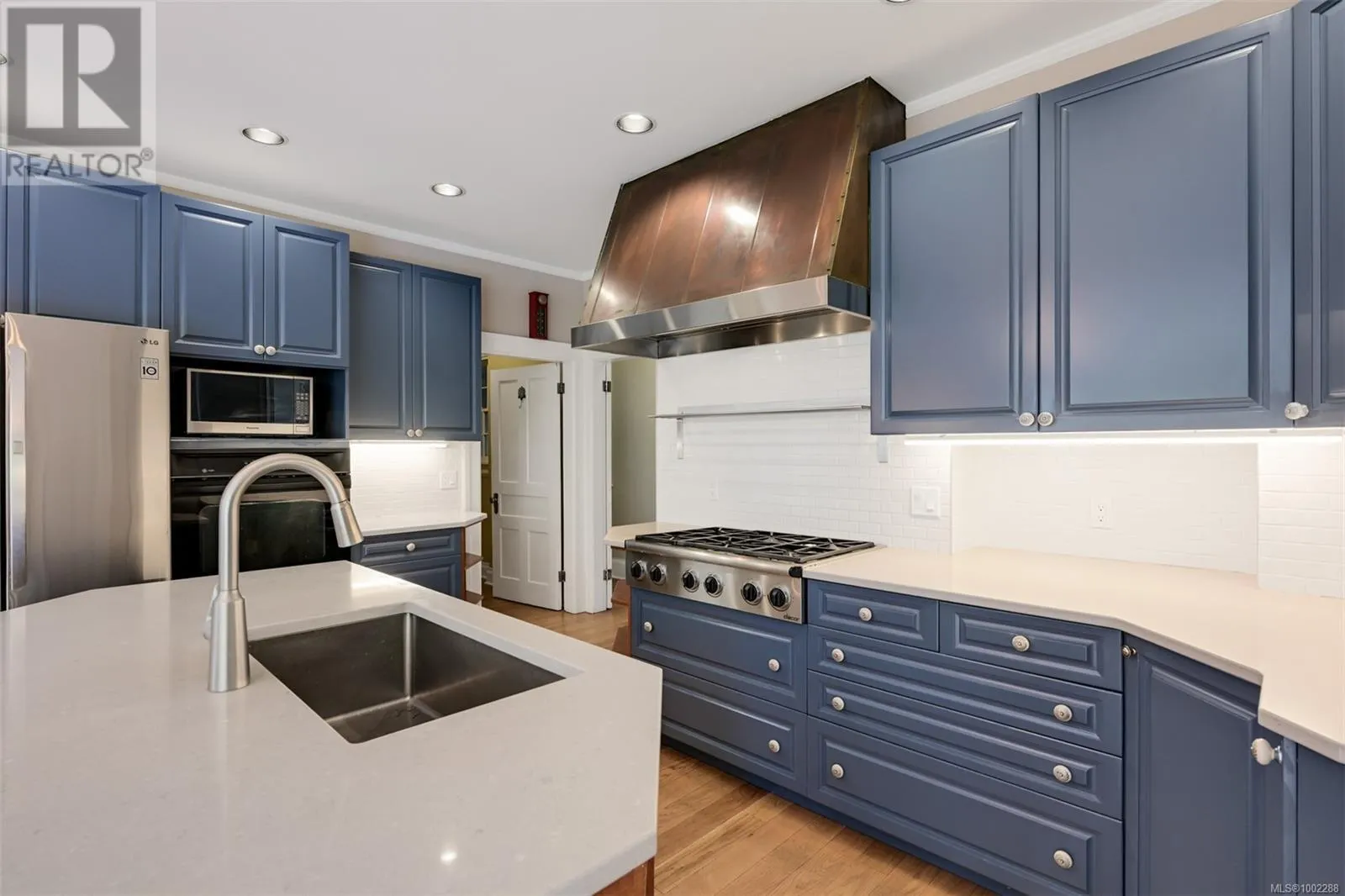 1630 York Pl