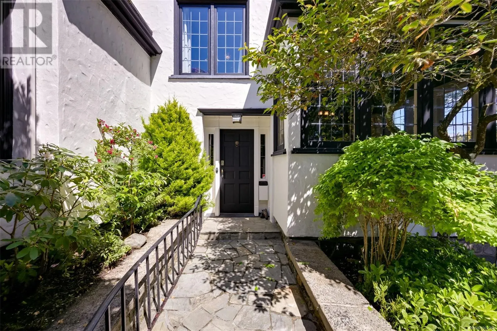 1630 York Pl