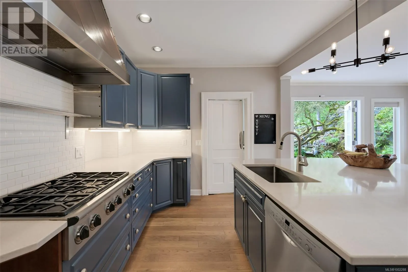 1630 York Pl