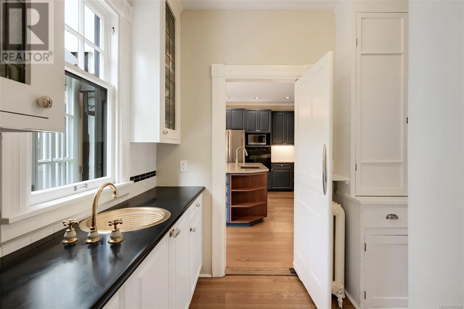 1630 York Pl