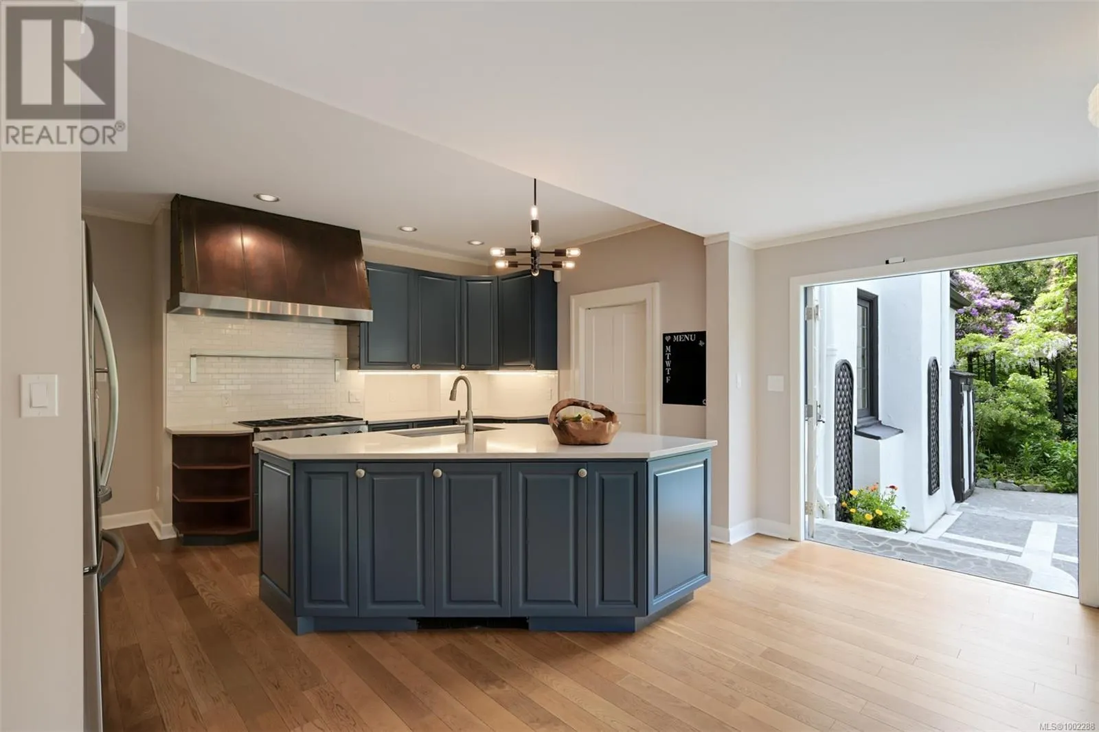 1630 York Pl