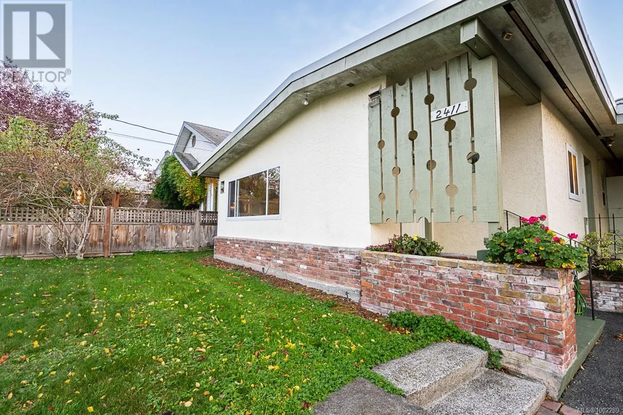 2411 Amelia Ave