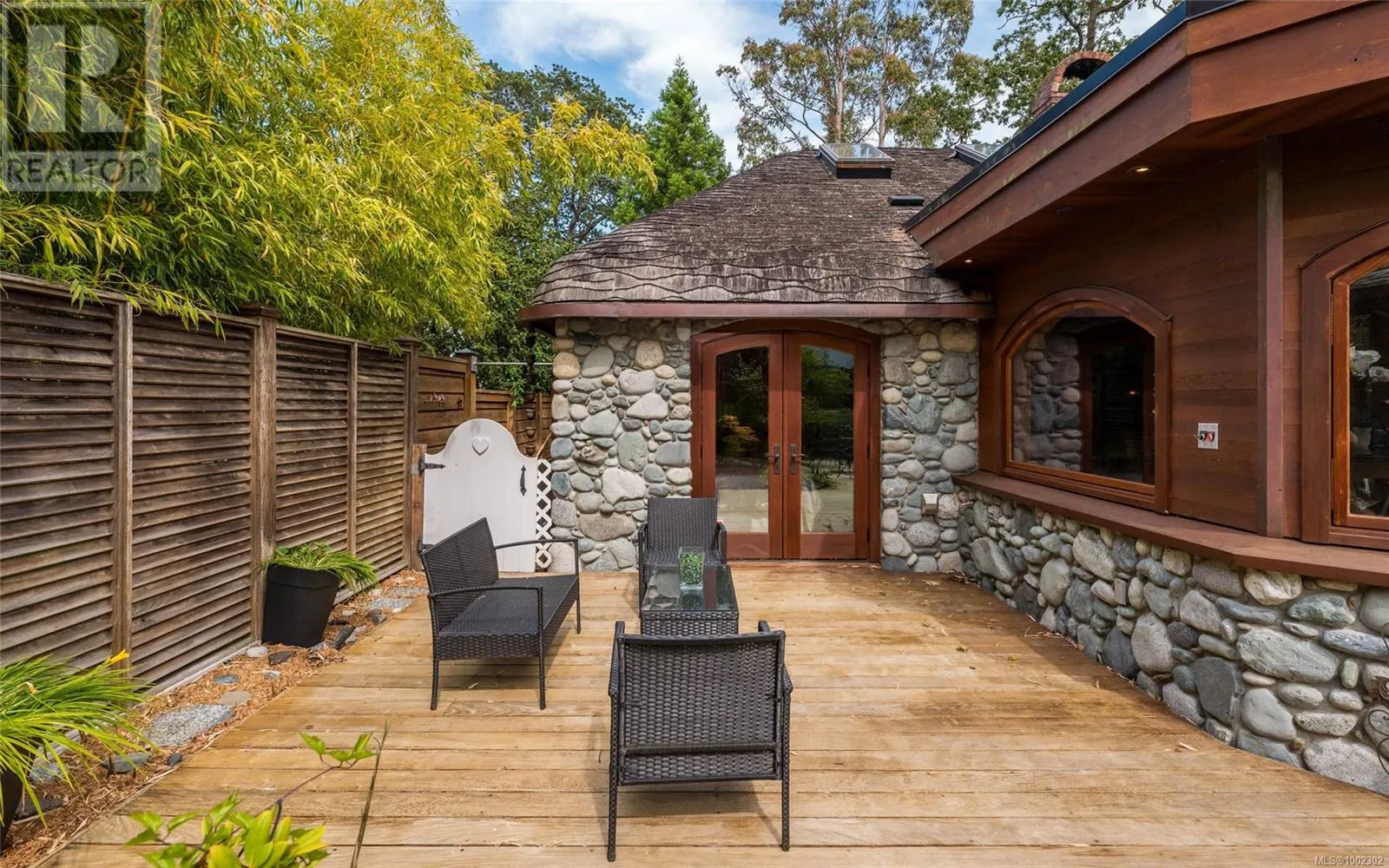 752 Monterey Ave