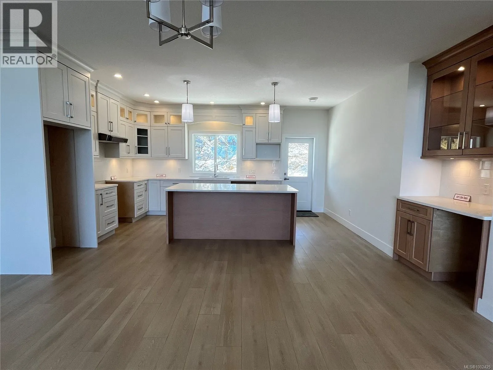 664 Farrell Rd