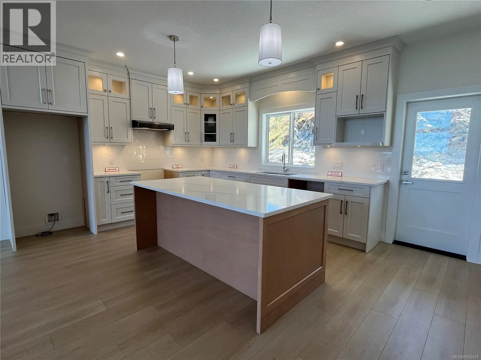 664 Farrell Rd