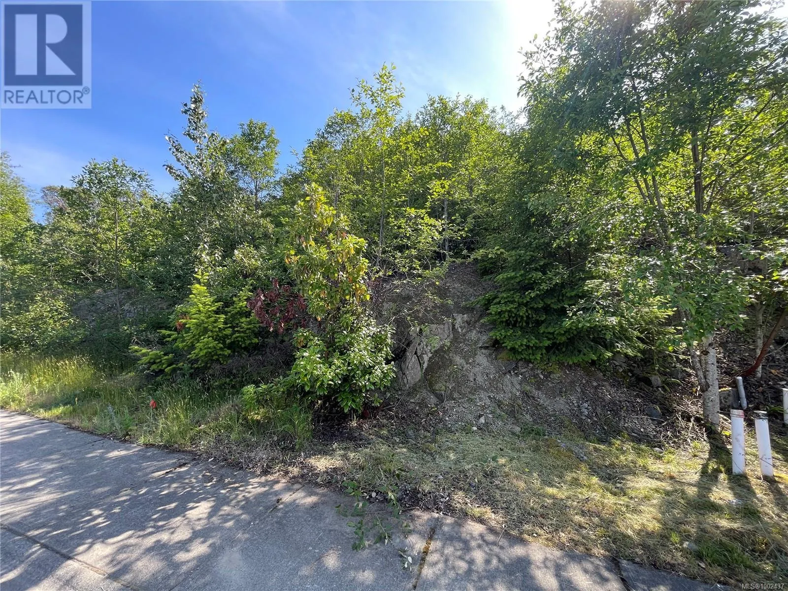 430 Thetis Dr NW