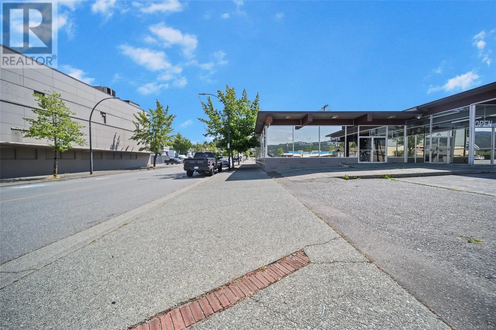 2889 3rd Ave