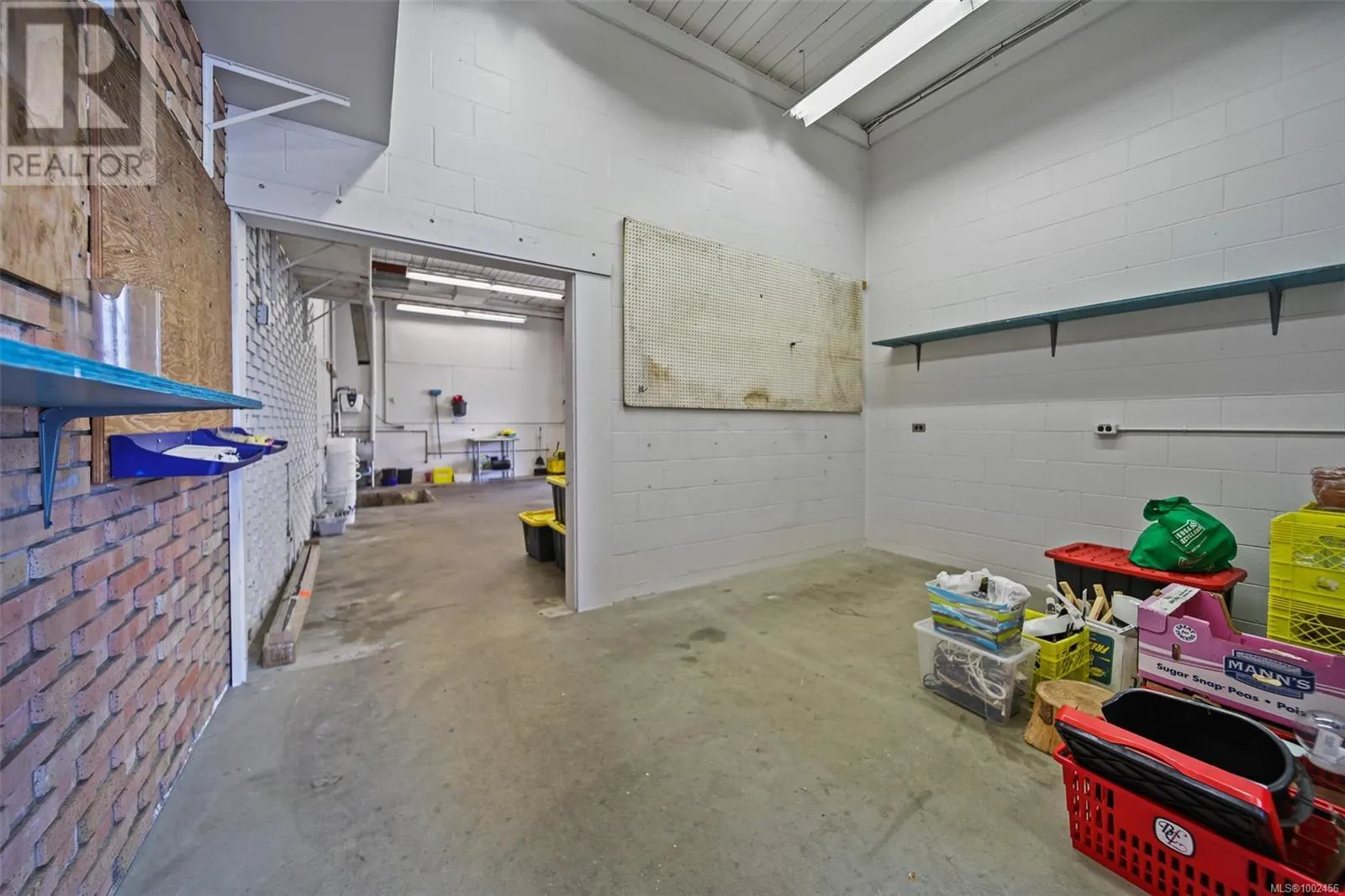 2889 3rd Ave