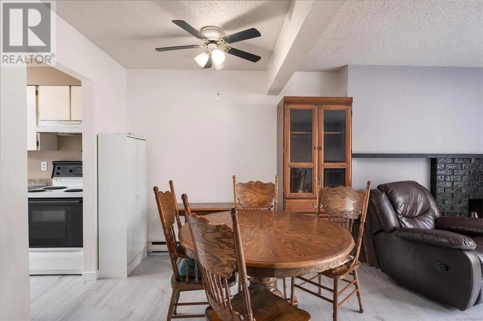 4 1195 Stuart Pl