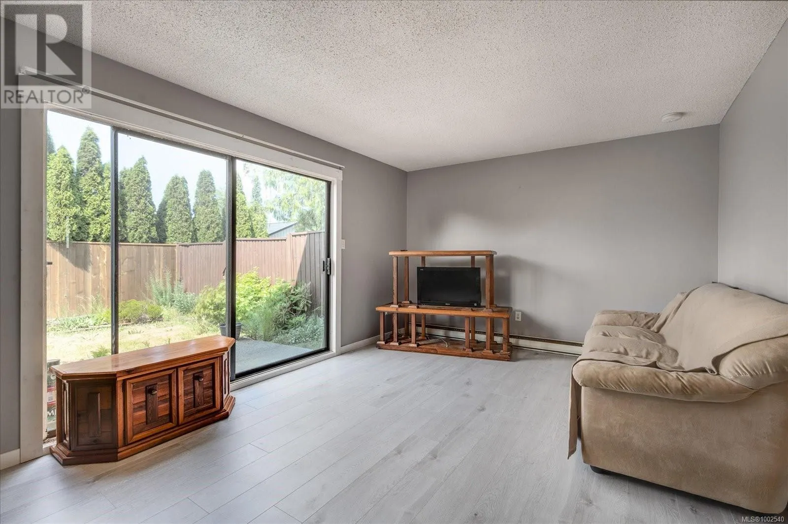 4 1195 Stuart Pl