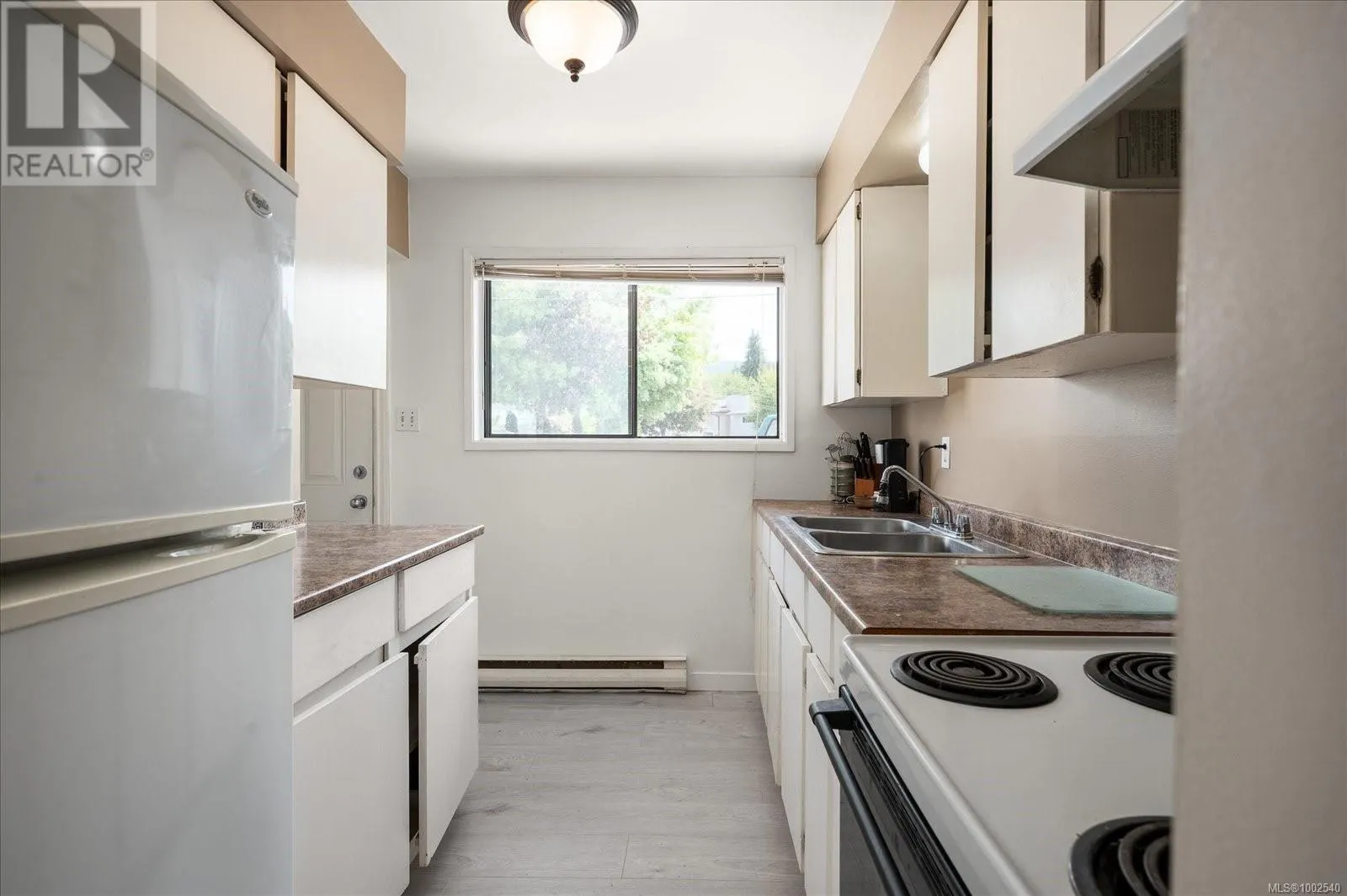 4 1195 Stuart Pl