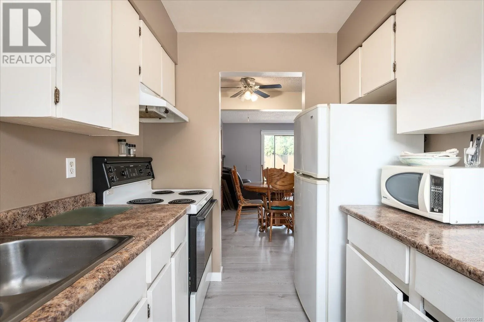 4 1195 Stuart Pl