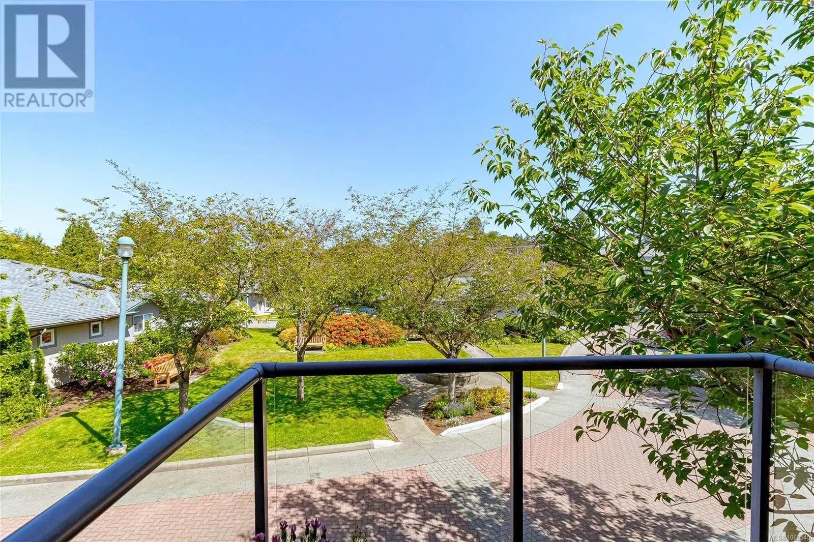 215 1485 Garnet Rd