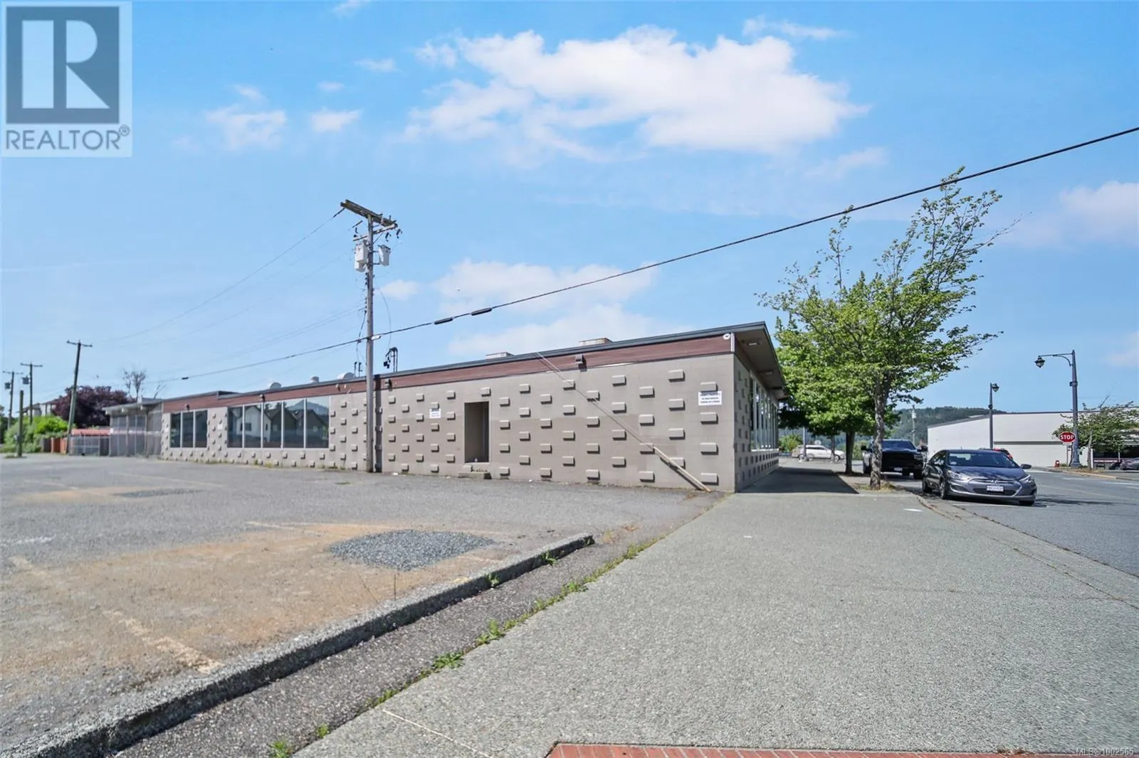 2889 3rd Ave