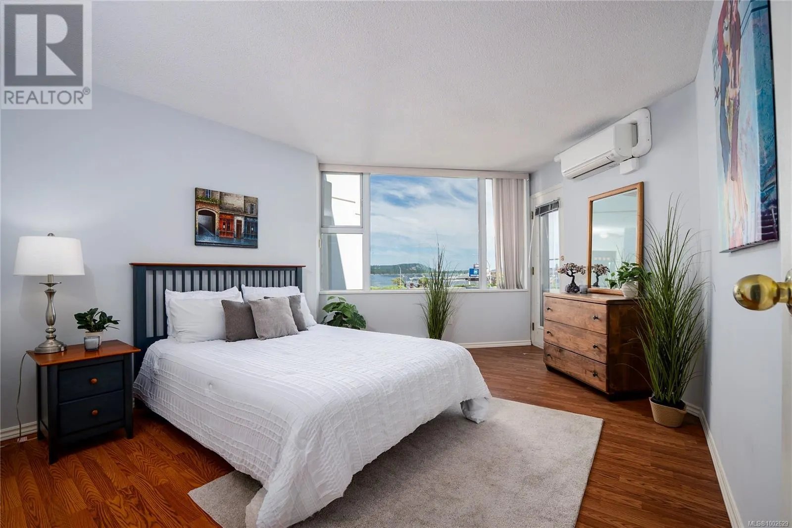 305 158 Promenade Dr