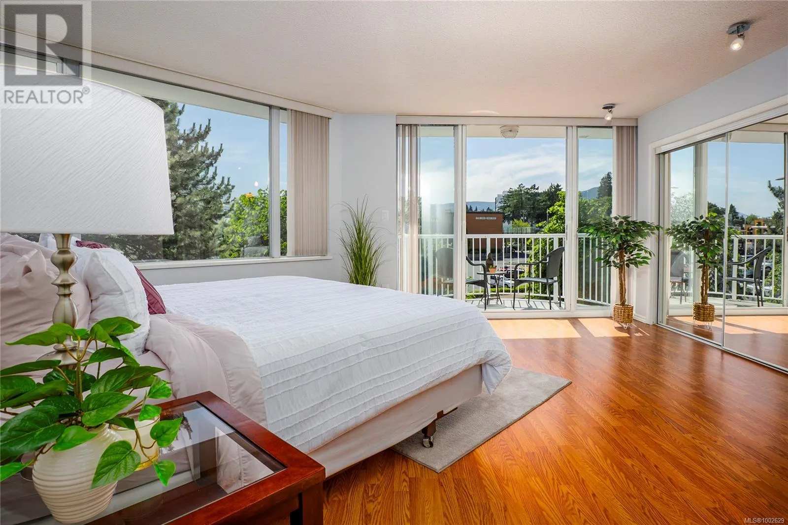 305 158 Promenade Dr