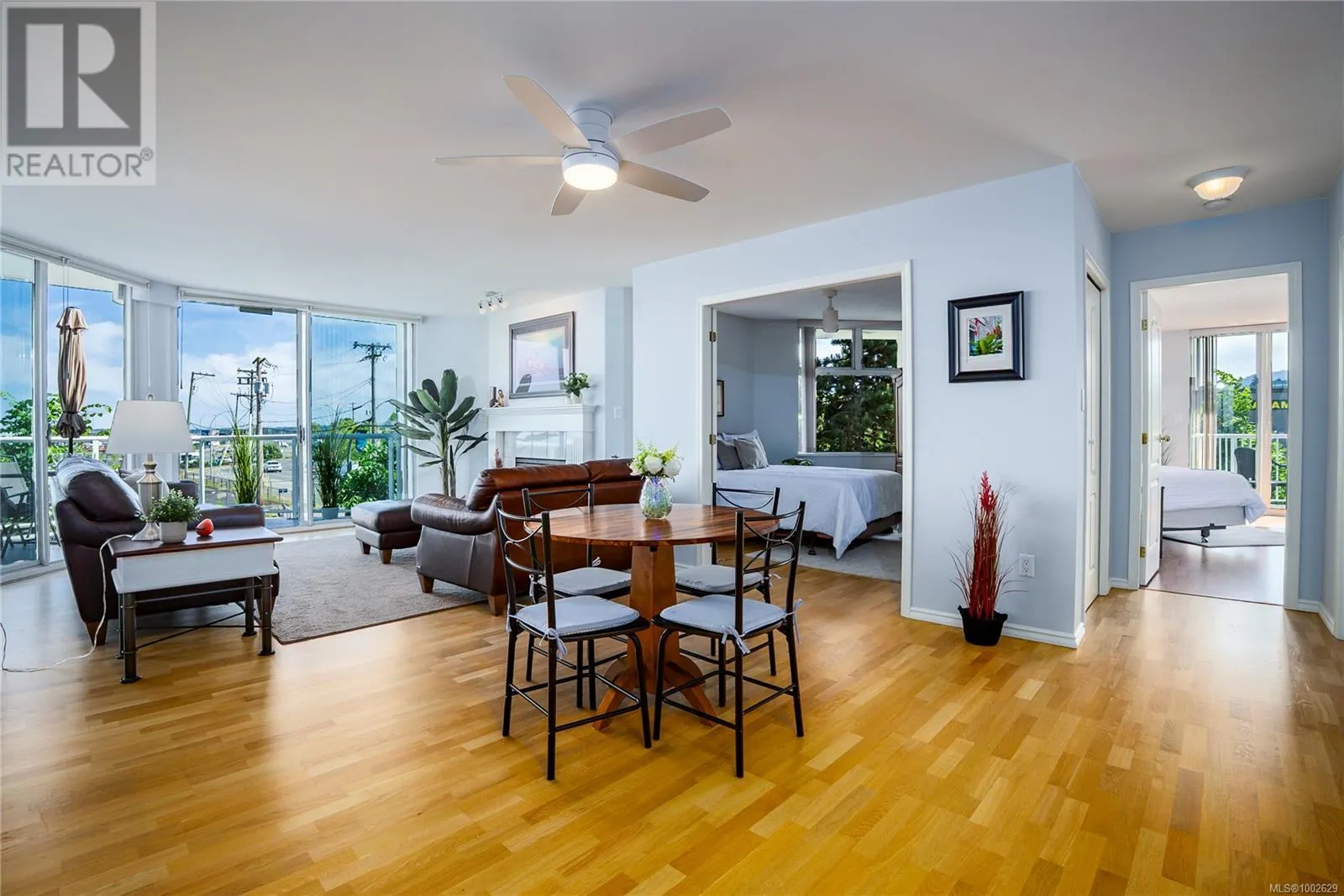 305 158 Promenade Dr
