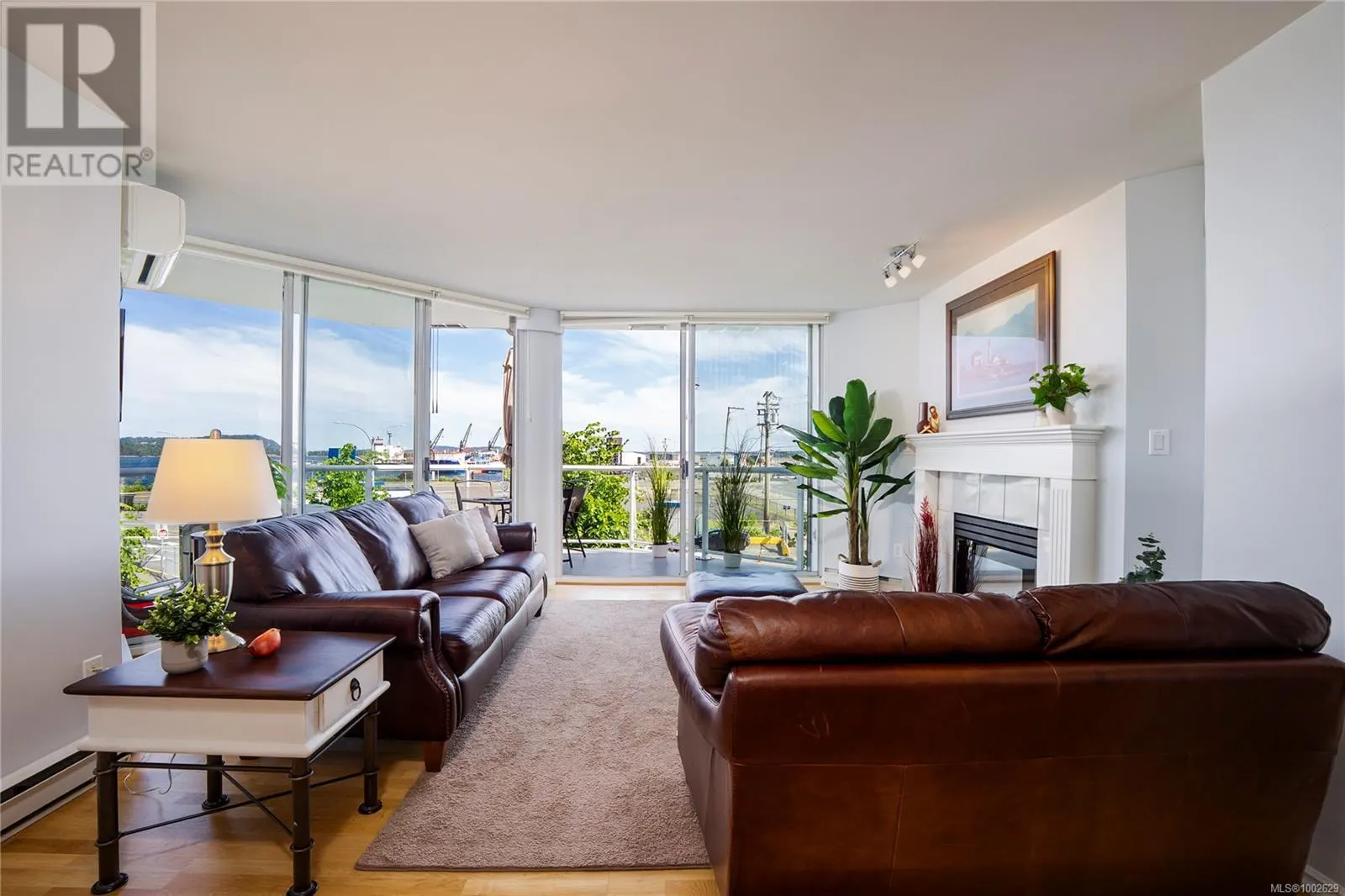305 158 Promenade Dr
