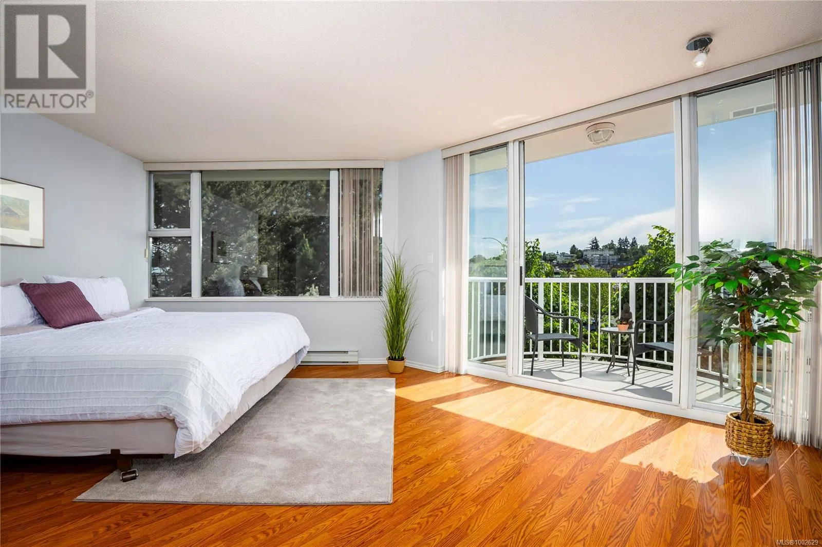 305 158 Promenade Dr
