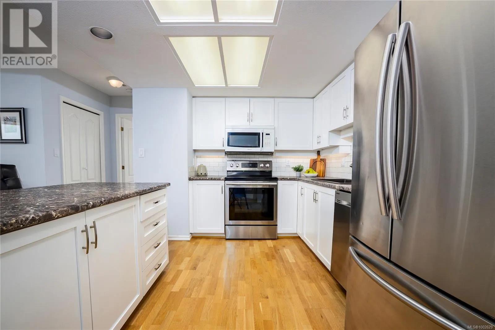 305 158 Promenade Dr