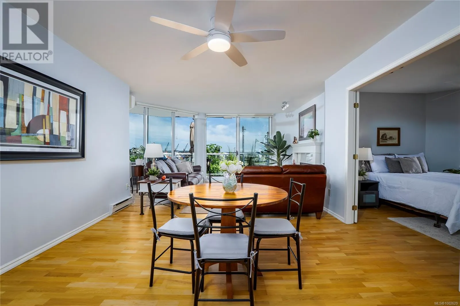 305 158 Promenade Dr