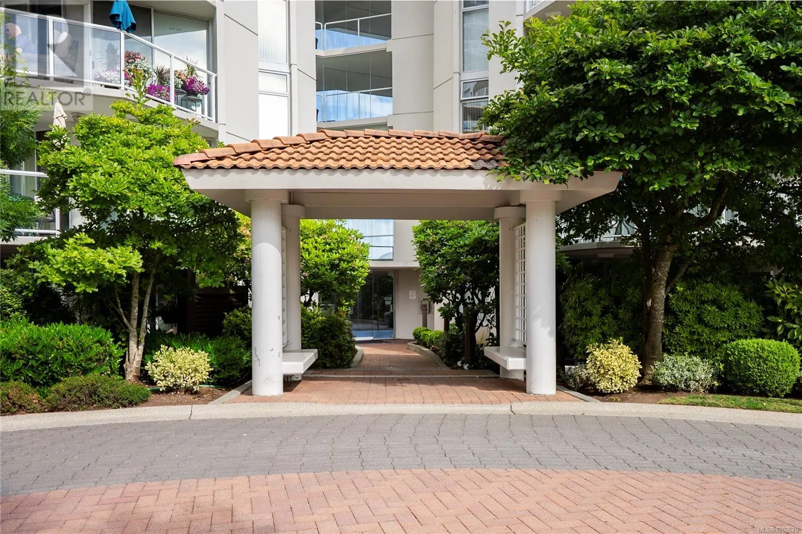 305 158 Promenade Dr