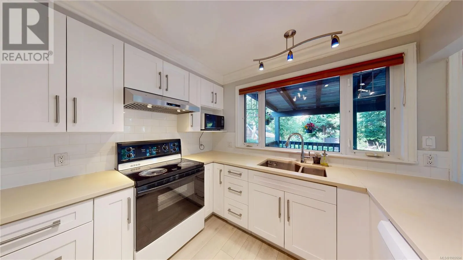 2139 Foul Bay Rd