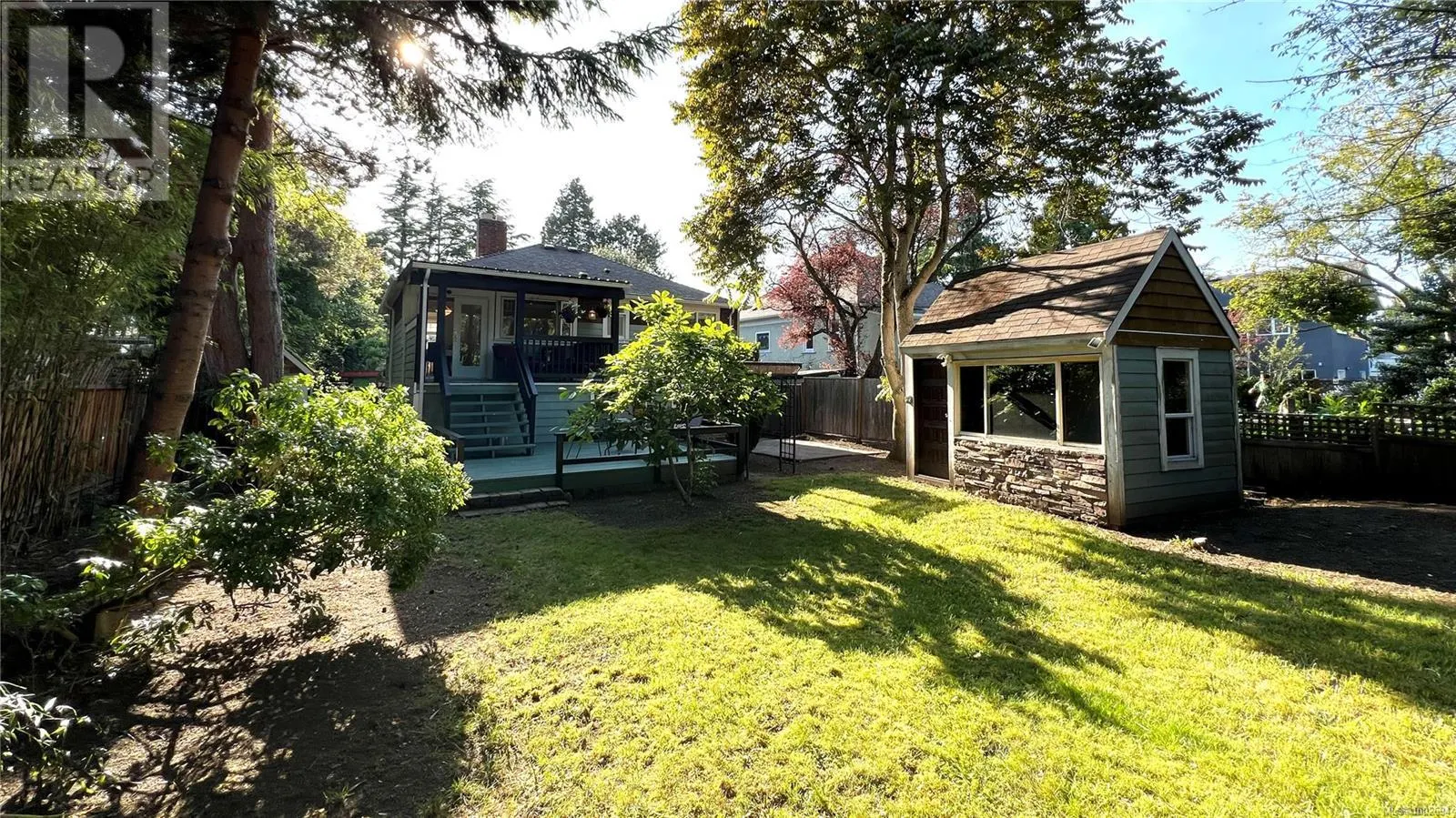 2139 Foul Bay Rd