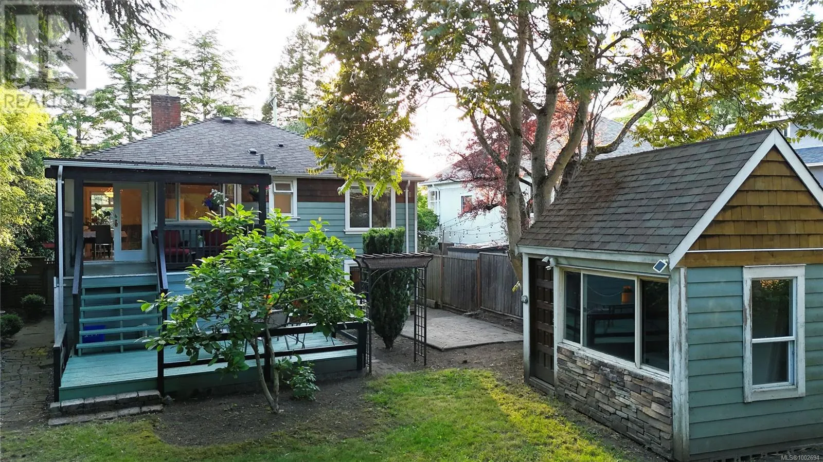2139 Foul Bay Rd