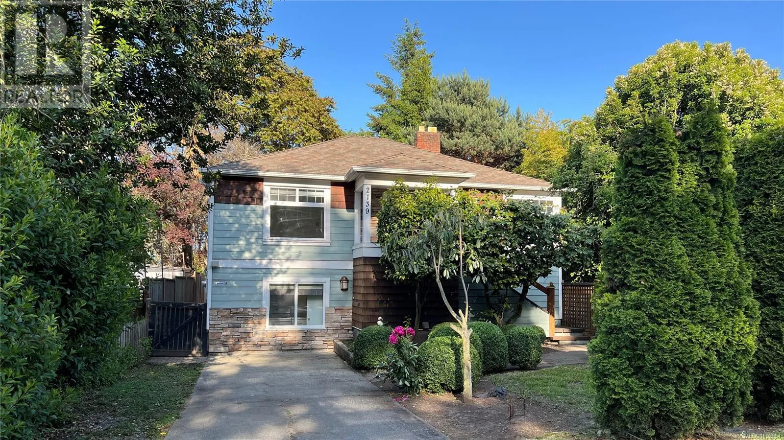 2139 Foul Bay Rd