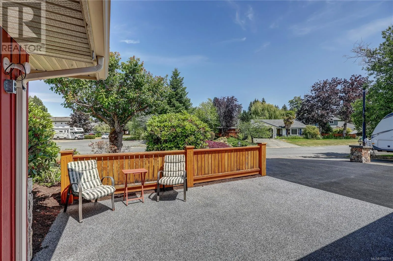 325 McKinnon St