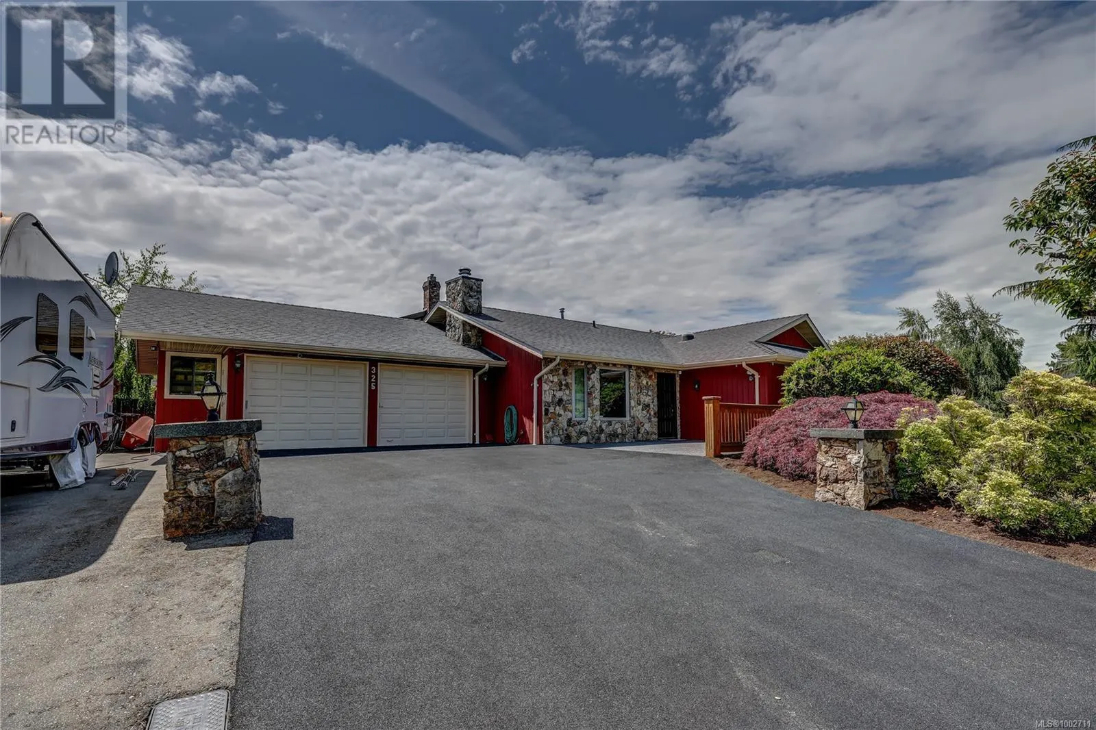 325 McKinnon St