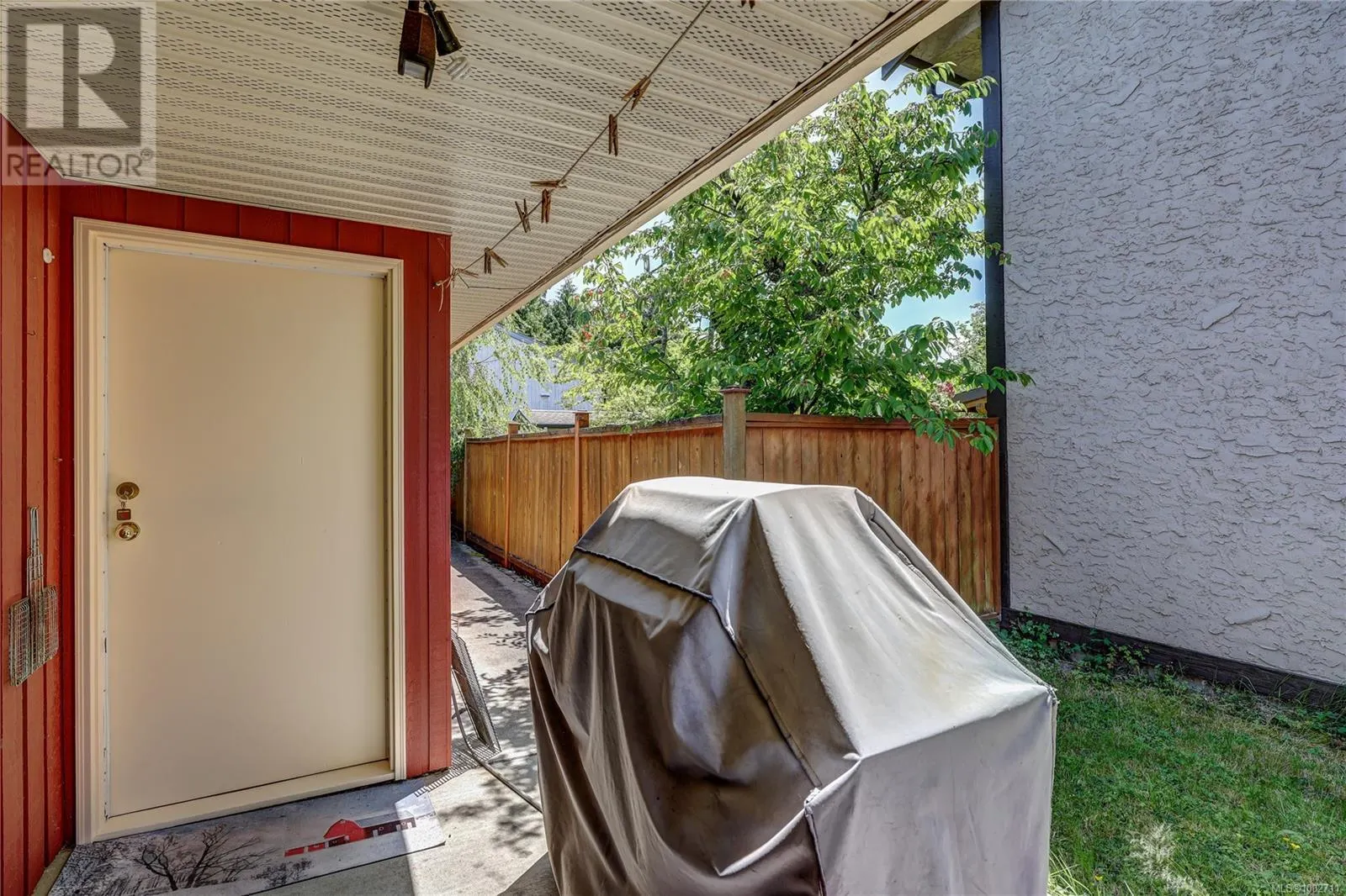 325 McKinnon St