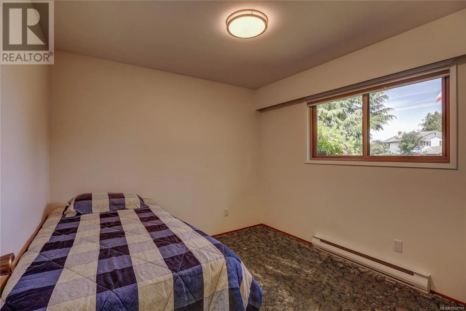325 McKinnon St