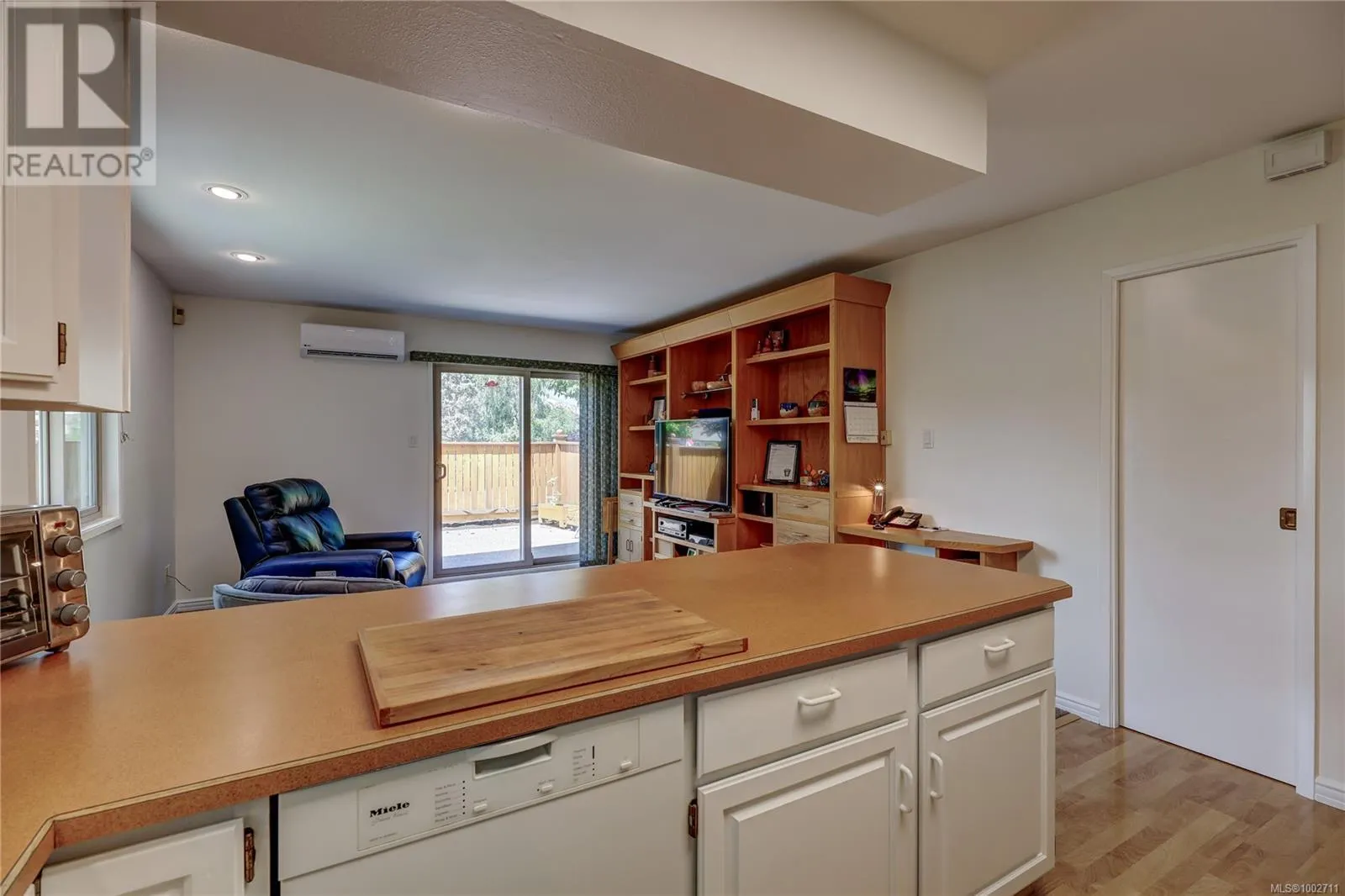325 McKinnon St