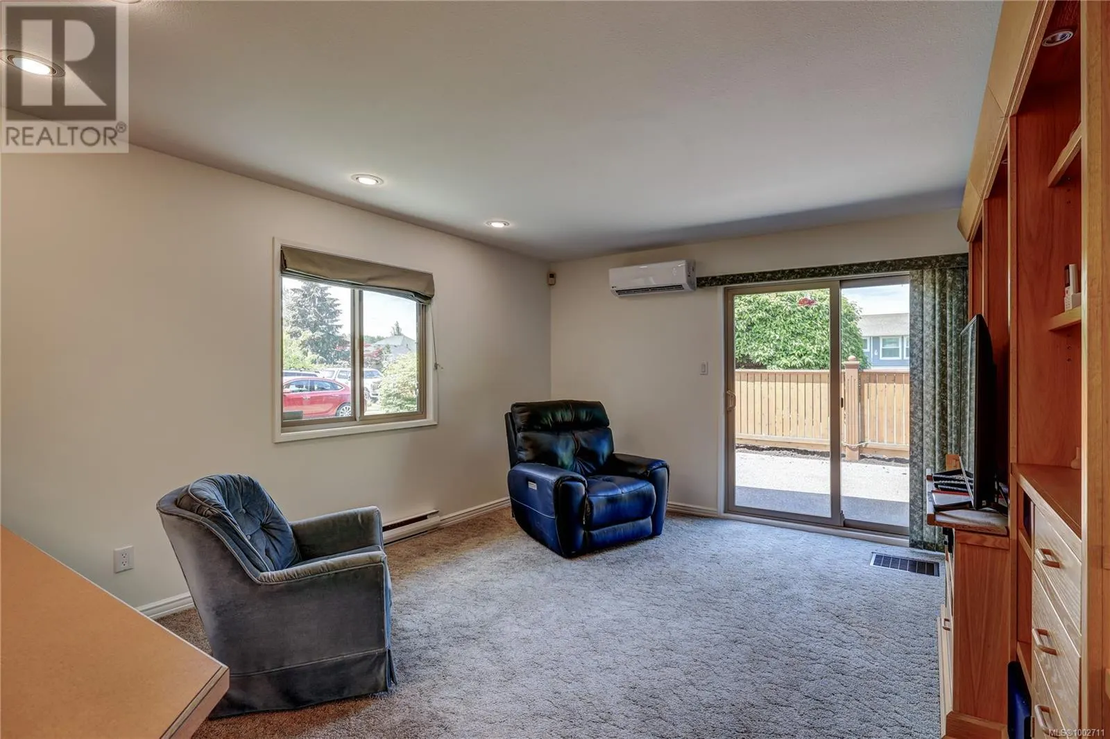 325 McKinnon St