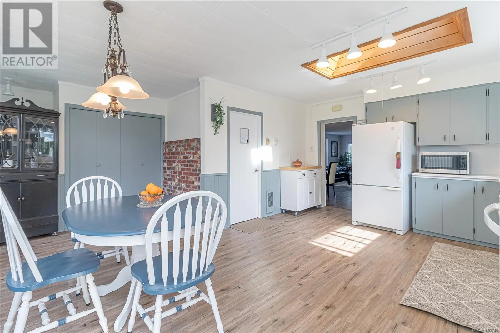 3740 South Oyster School Rd