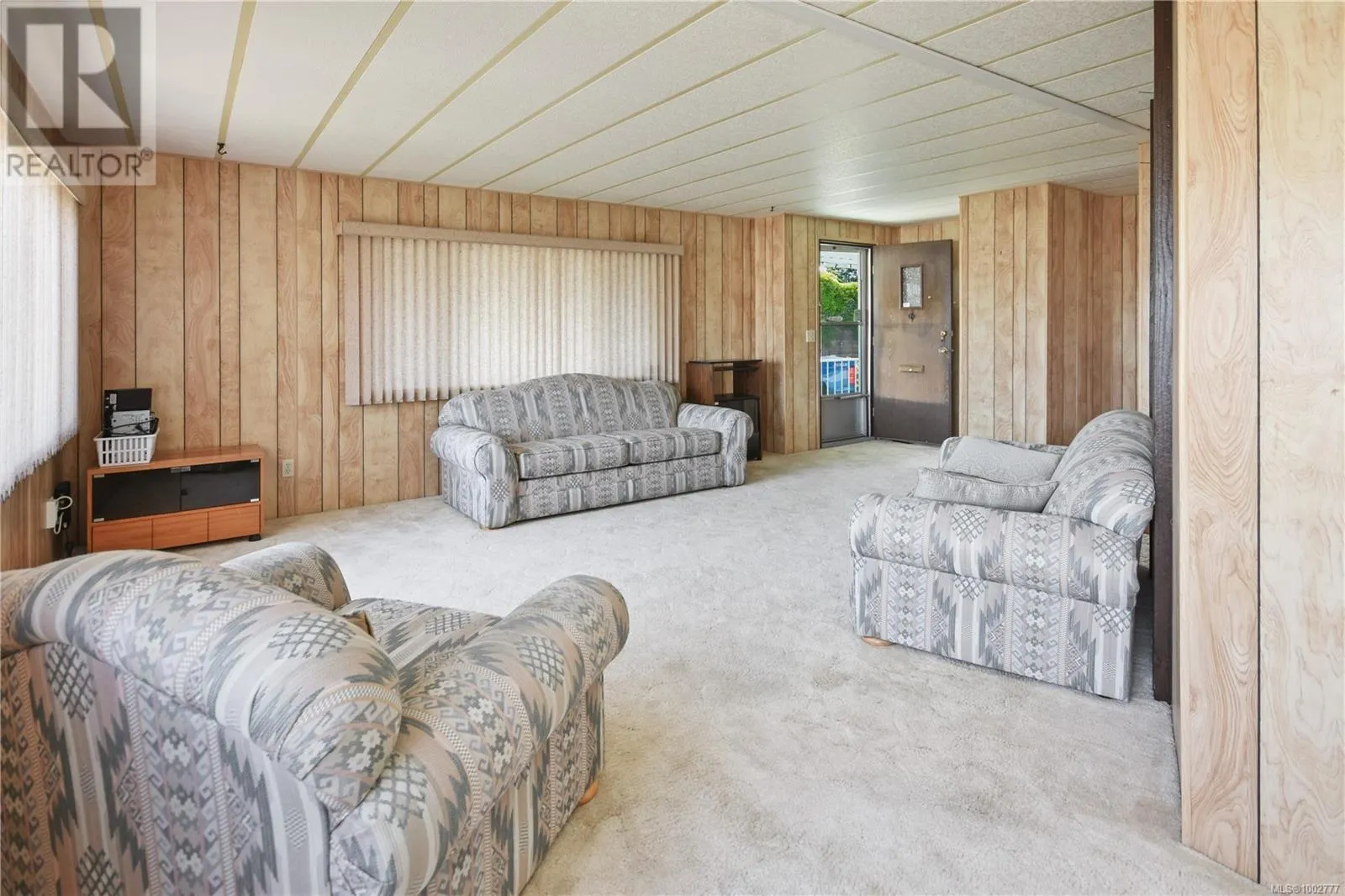 91 6325 Metral Dr
