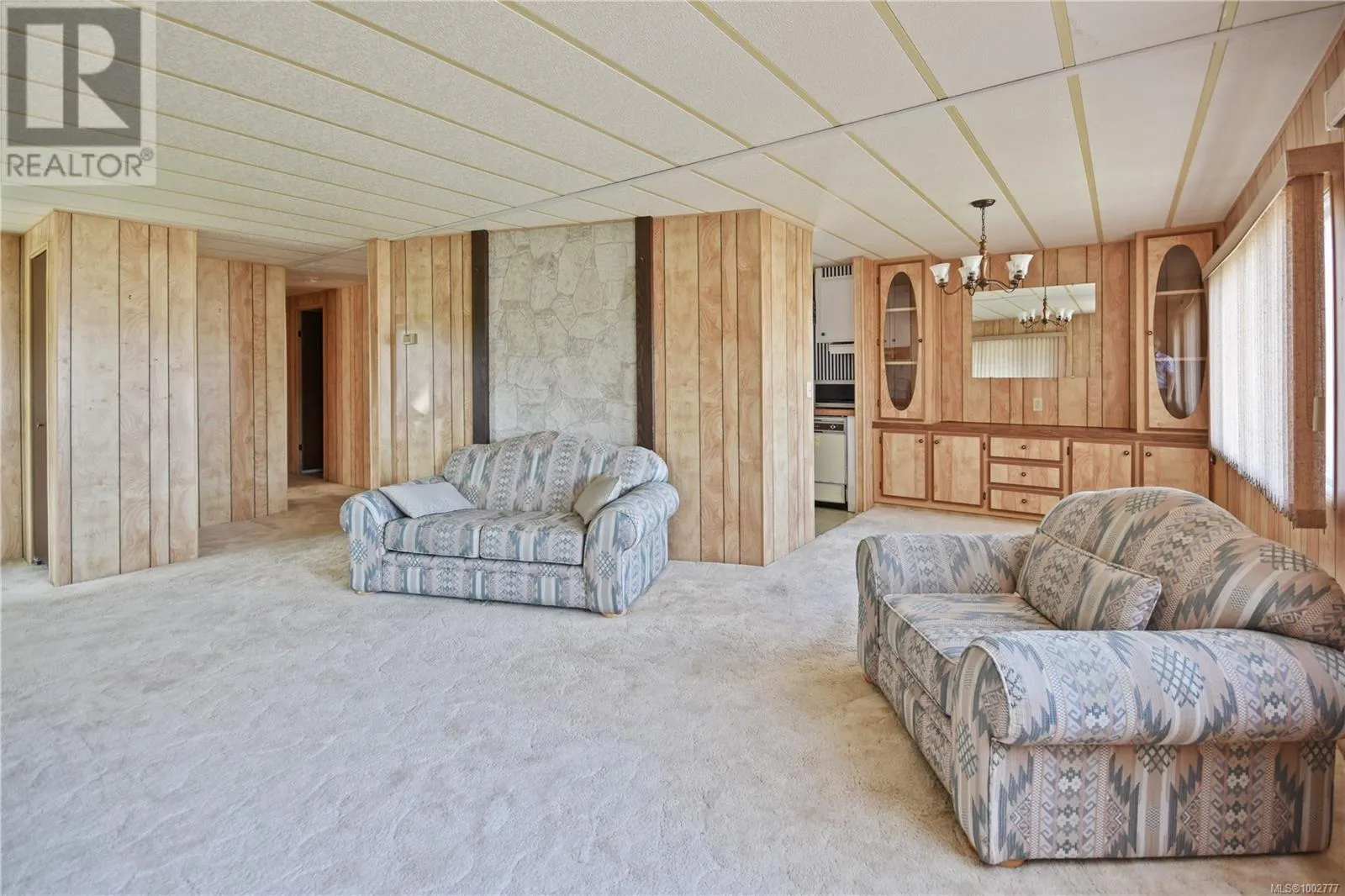 91 6325 Metral Dr