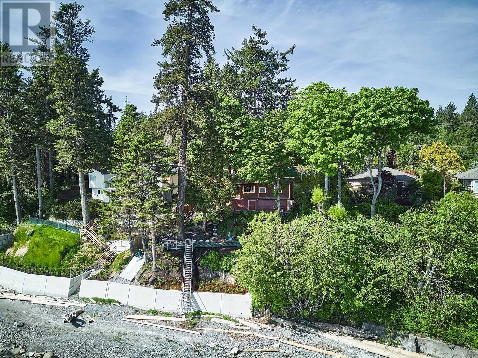 9005 Lochside Dr